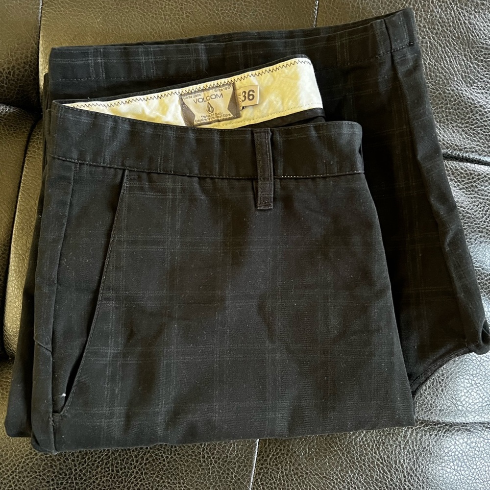 Vintage Volcom Black Plaid Shorts